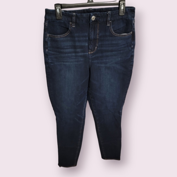 American Eagle Curvy Hi-Rise Dream Jegging - Picture 3 of 8